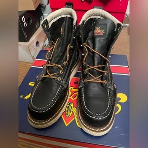 Thorogood 6” Soft Moc Toe Black Leather Lace Up Boots.